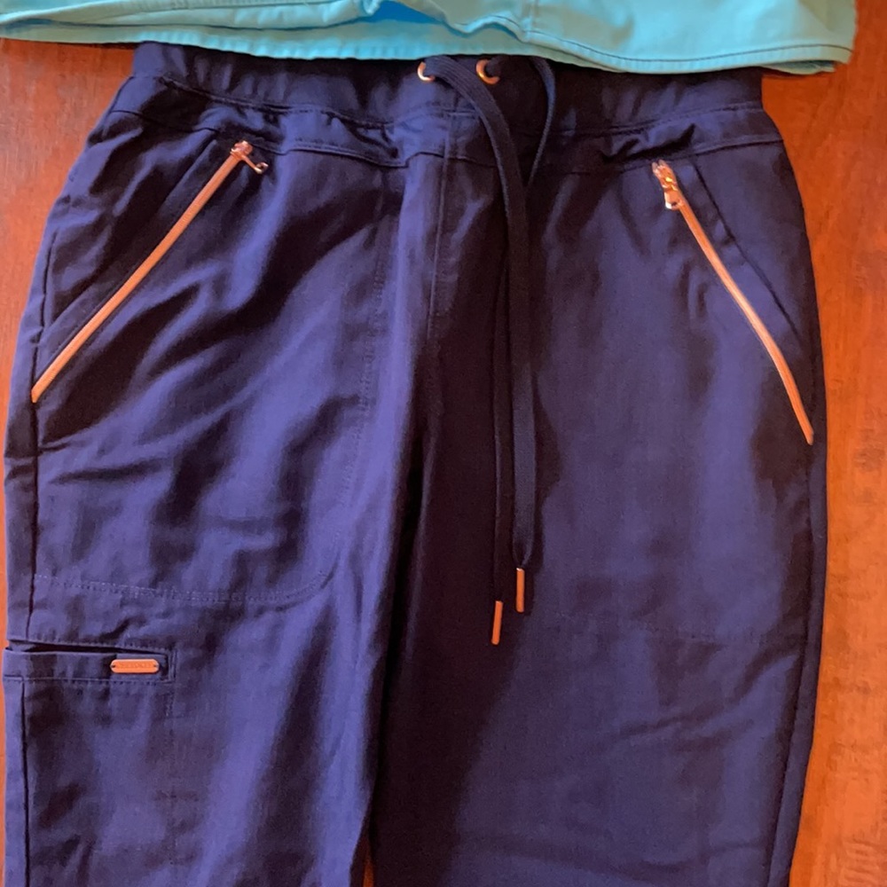 Dickies Scrub Set - Picture 2 of 6